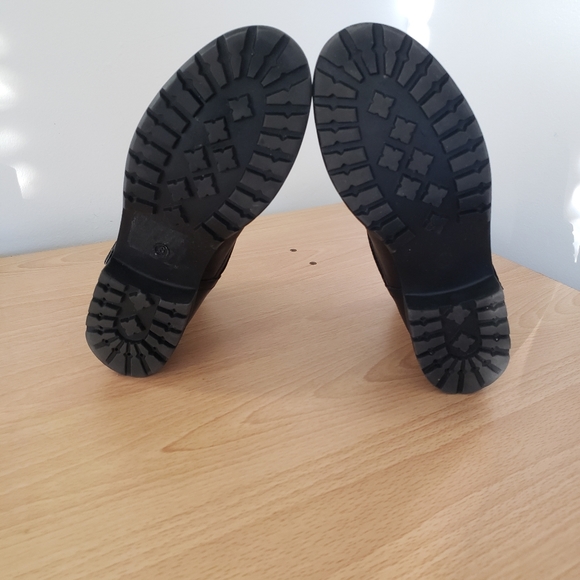 Kelsi Dagger women's size 6 boot. - Picture 8 of 9